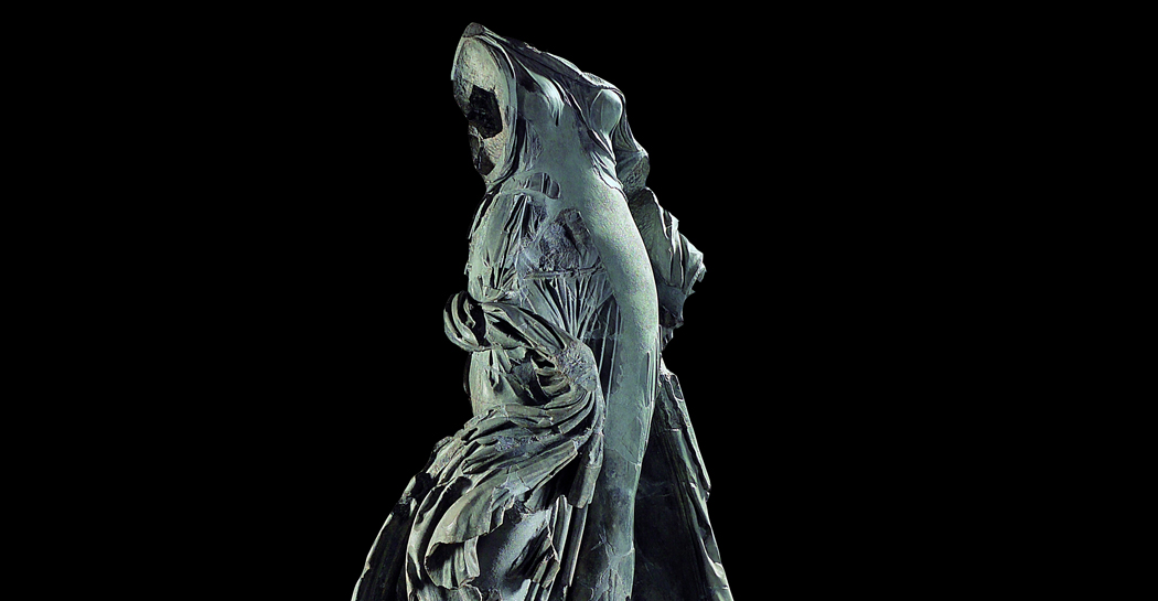 Statua femminile acefala realizzata in bigio antico (inv. MC 2845) 
