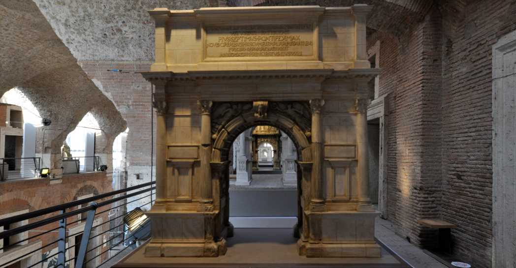 Un monumento nel monumento: la sequenza degli archi romani nel matroneo a monte dei Mercati di Traiano