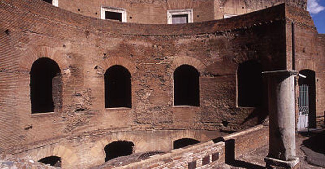 una veduta dell'area del Piccolo Emiciclo dei Mercati di Traiano