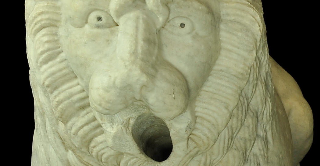 Deposito sculture Villa Borghese, leone accovacciato (particolare della testa), 1330