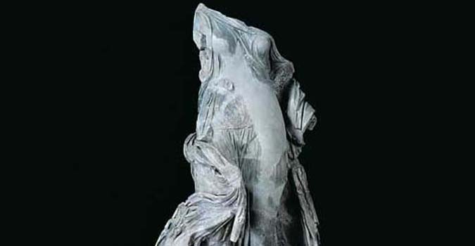 Statua femminile acefala Vittoria dei Simmaci Statua femminile acefala Vittoria dei Simmaci