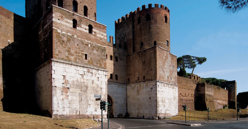 Porta di San Sebastiano con ingresso del Museo