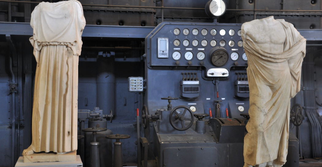 Le statue degli dei nella Sala Macchine della Centrale Montemartini