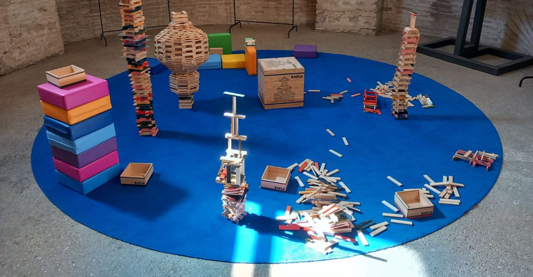 Costruzione in Kapla realizzata dai visitatori del Museo delle Mura Costruzione in Kapla realizzata dai visitatori del Museo delle Mura